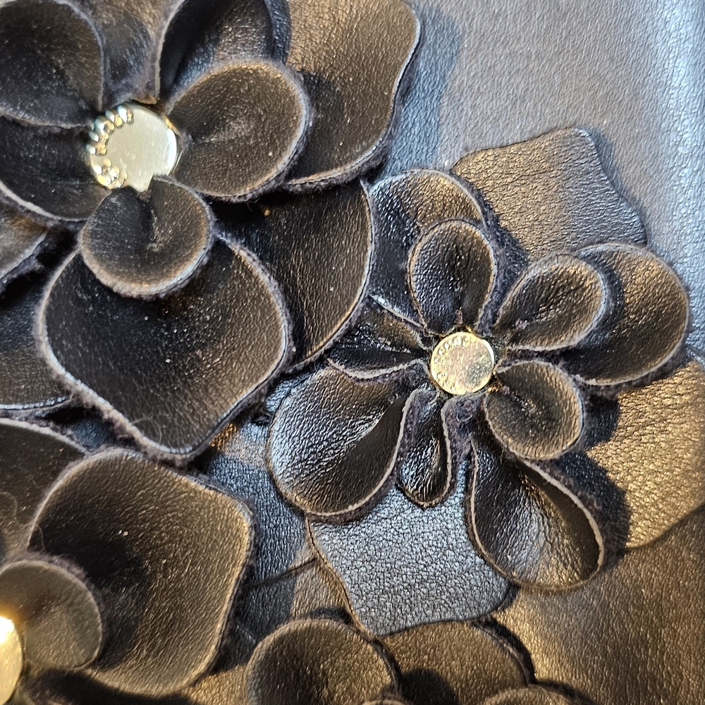 *UNIQUE* Ted Baker Black Satchel with Floral Embellishments - Picture 4 of 16